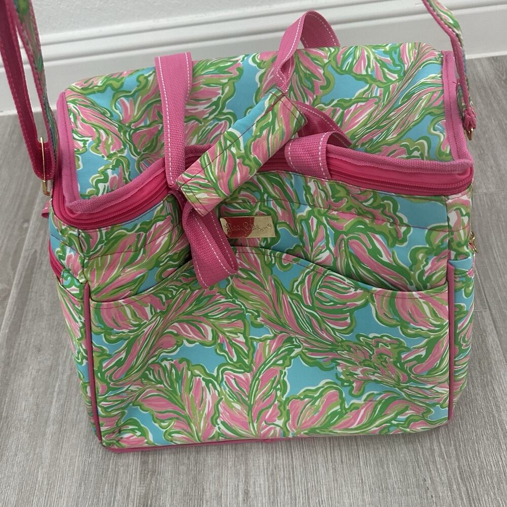 Lilly Pulitzer Insulated Beach Cooler in Green Pink Wht Floral 15.5" x 10" x 12"